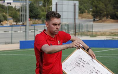 Practica tus conversaciones en inglés dando patadas al balón